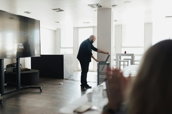 L'Impact Décisif des Lanceurs d'Alerte dans l'Exposition des Scandales Corporatifs